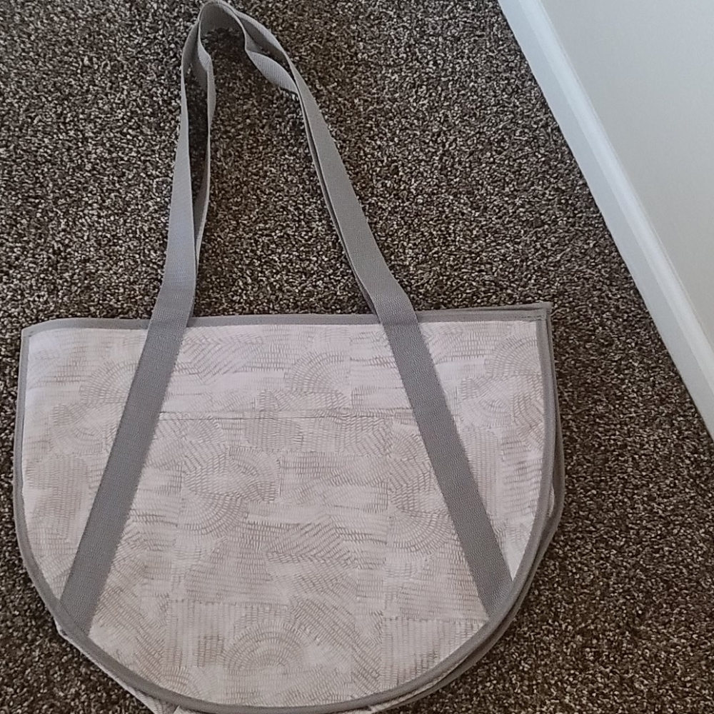 Thirty-One Round unity tote *NEW*